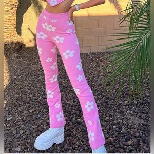 Pretty Little Thing - XS Pink Flower Knitted Pants